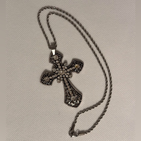 Brand New Handmade Gothic Cross Pendant On a Silver Stainless Steel Rope Chain. - Picture 5 of 9